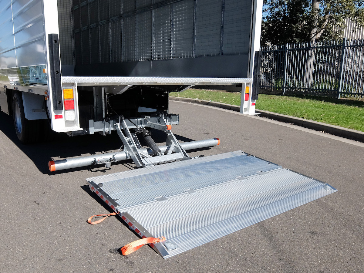 Hayon traditionnel repliable intérieur pour véhicules légers – Image 3